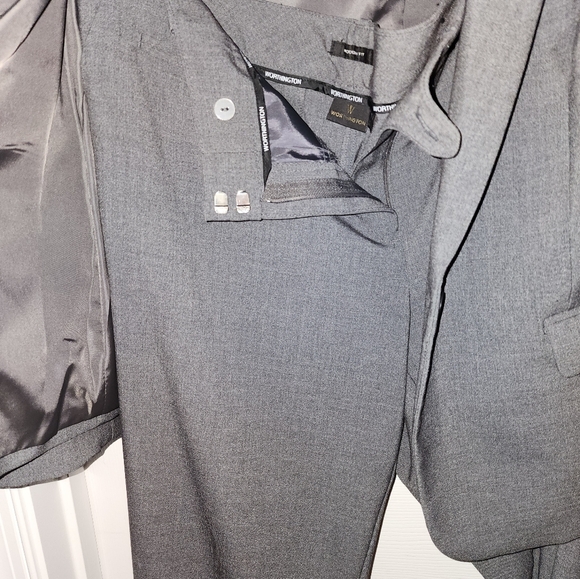 Womens Worthington suit - Picture 3 of 4